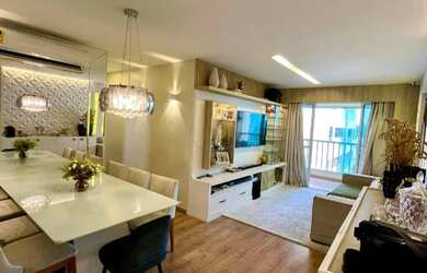 Imagem: A casa possui 2 Dormitórios, 2 Banheiros, 2 Vagas na garagem