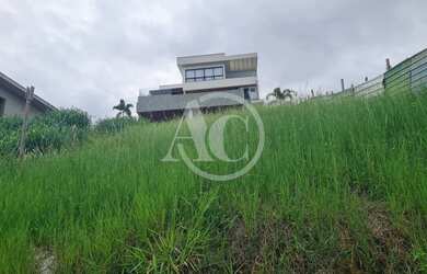 Imagem: O terreno possui 630m² de Área e está localizado em Santa