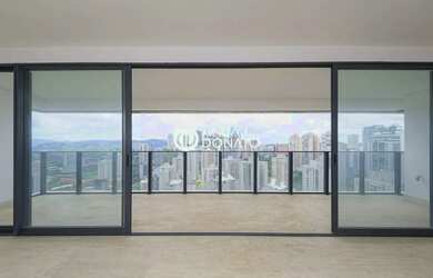 Imagem: O apartamento possui 4 Dormitórios, 5 Banheiros, 4 Vagas na