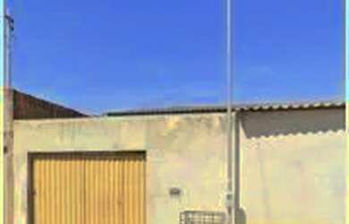 Imagem: A casa possui 2 Dormitórios, 2 Banheiros, 2 Vagas na garagem