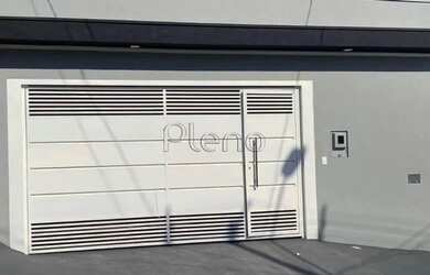 Imagem: A casa possui 3 Dormitórios, 1 Banheiro, 2 Vagas na garagem