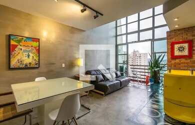 Imagem: O apartamento possui 1 Dormitório, 1 Banheiro, 1 Vaga na garagem