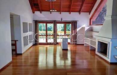 Imagem: A casa em condomínio possui 3 Dormitórios, 2 Banheiros, 4