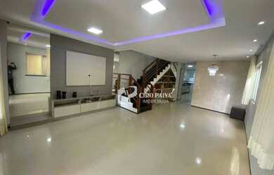 Imagem: A casa possui 4 Dormitórios, 5 Banheiros, 4 Vagas na garagem