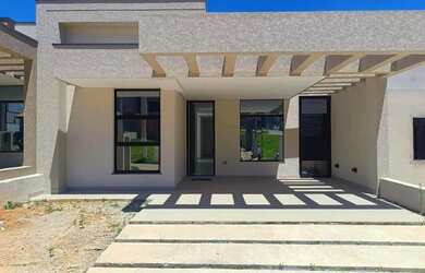 Imagem: A casa em condomínio possui 3 Dormitórios, 2 Banheiros, 3