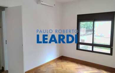 Imagem: O apartamento possui 4 Dormitórios, 5 Banheiros, 3 Vagas na