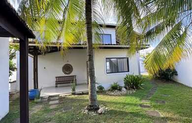 Imagem: A casa em condomínio possui 4 Dormitórios, 5 Banheiros, 2