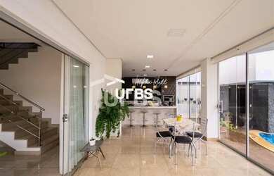 Imagem 10: Sobrado no Jardins Madri. Piscina, Churrasqueira, 336m² de Áreae4 Vagas...