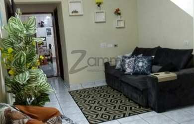 Imagem: A casa possui 3 Dormitórios, 3 Banheiros, 2 Vagas na garagem