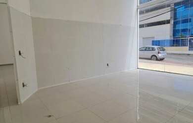 Imagem: O depósito possui 340m² de Área e está localizado em Itapuã