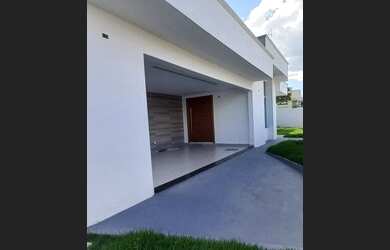 Imagem: A casa possui 3 Dormitórios, 3 Banheiros, 3 Vagas na garagem