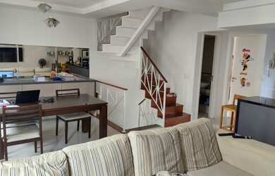 Imagem: A casa em condomínio possui 4 Dormitórios, 5 Banheiros, 2