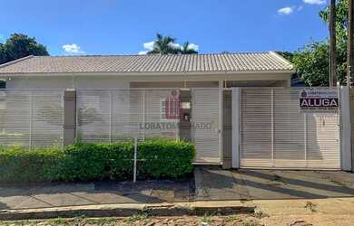Imagem: A casa possui 2 Dormitórios, 3 Banheiros, 2 Vagas na garagem
