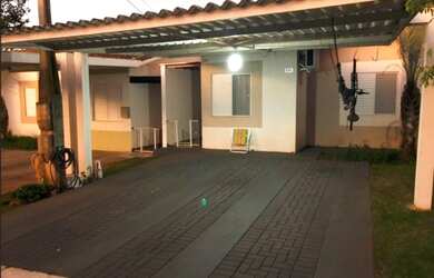 Imagem: A casa em condomínio possui 2 Dormitórios, 1 Banheiro, 2 Vagas