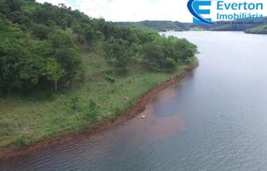 Imagem: A chácara possui 20.000m² de Área, Varanda e está localizado