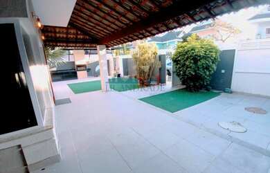 Imagem: A casa em condomínio para alugar possui 4 Dormitórios, 5 Banheiros