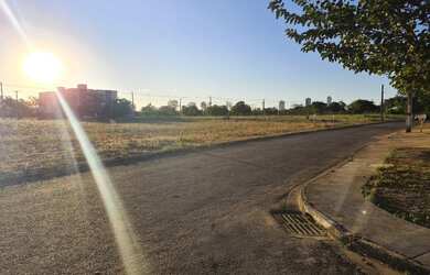 Imagem: O terreno possui 2.017m² de Área e está localizado em Plano