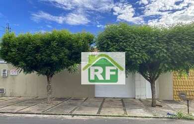 Imagem: A casa possui 4 Dormitórios, 4 Banheiros, 4 Vagas na garagem