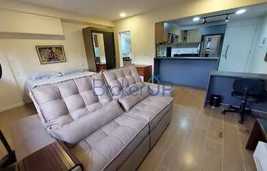 Imagem: O apartamento possui 1 Dormitório, 1 Banheiro, 1 Vaga na garagem