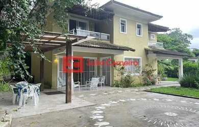 Imagem: A casa em condomínio possui 4 Dormitórios, 5 Banheiros, 3