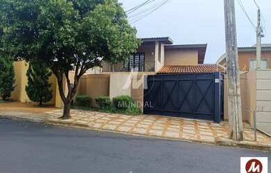 Imagem: A casa possui 3 Dormitórios, 5 Banheiros, 4 Vagas na garagem