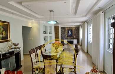 Imagem: A casa em condomínio possui 4 Dormitórios, 5 Banheiros, 5