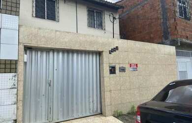 Imagem: A casa possui 3 Dormitórios, 5 Banheiros, 1 Vaga na garagem