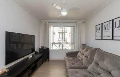 Imagem: O apartamento possui 2 Dormitórios, 1 Banheiro, 2 Vagas na