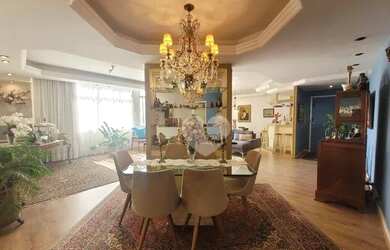 Imagem: O apartamento possui 4 Dormitórios, 4 Banheiros, 2 Vagas na