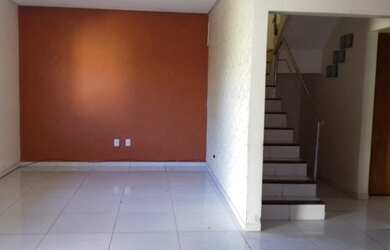 Imagem: A casa possui 4 Dormitórios, 4 Banheiros, 2 Vagas na garagem