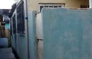 Imagem: A casa possui 1 Dormitório, 1 Banheiro e está localizado