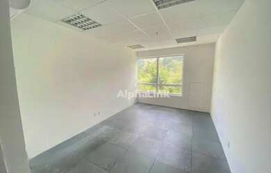 Imagem: O depósito possui 1 Vaga na garagem, 29m² de Área e está