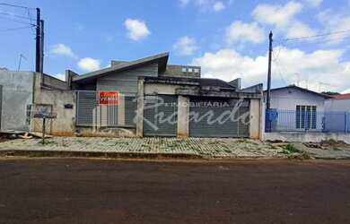 Imagem: A casa possui 2 Dormitórios, 3 Banheiros, 2 Vagas na garagem