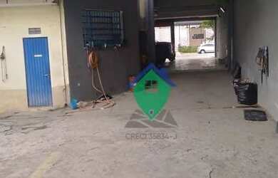 Imagem: O depósito possui 800m² de Área e está localizado em Água