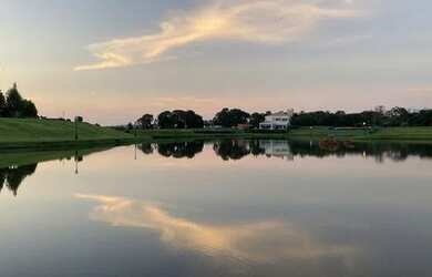 Imagem: O terreno está localizado em Centro, Londrina à venda por