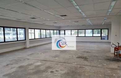 Imagem: O depósito possui 5 Vagas na garagem, 356m² de Área e está