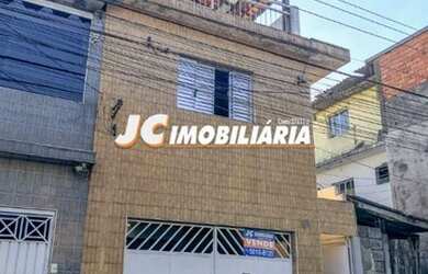 Imagem: A casa possui 4 Dormitórios, 3 Banheiros, 1 Vaga na garagem