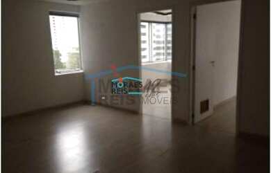 Imagem: O depósito possui 4 Vagas na garagem e 132m² de Área e está