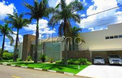 Imagem: A casa possui 5 Dormitórios, 2 Banheiros, 5 Vagas na garagem