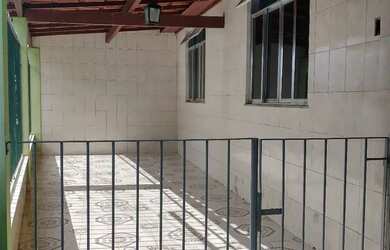 Imagem: A casa possui 2 Dormitórios, 1 Banheiro e está localizado