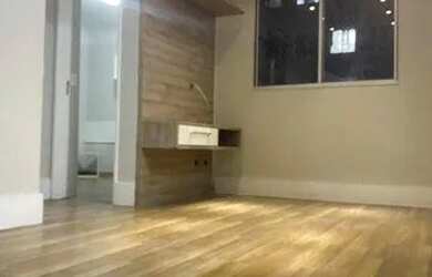 Imagem: O apartamento possui 2 Dormitórios, 1 Banheiro, 1 Vaga na garagem