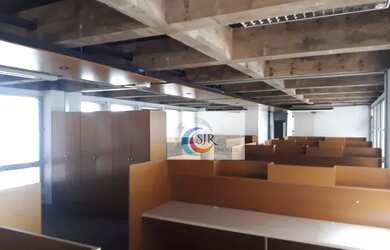 Imagem: O depósito possui 4 Vagas na garagem, 361m² de Área e está