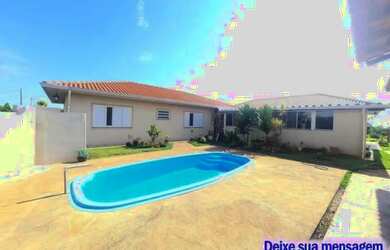 Imagem: A casa em condomínio possui 5 Dormitórios, 5 Banheiros, 2.500m²