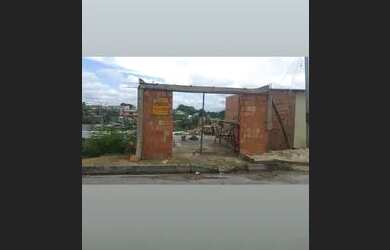 Imagem: A casa possui 1 Dormitório, 1 Vaga na garagem, 120m² de Área