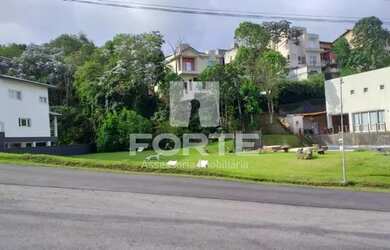 Imagem: O terreno possui 560m² de Área e está localizado em Parque