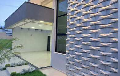 Imagem: A casa em condomínio possui 3 Dormitórios, 2 Banheiros, 3