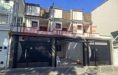 Imagem: A casa possui 3 Dormitórios, 4 Banheiros, 2 Vagas na garagem