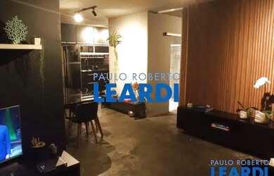 Imagem: O apartamento possui 1 Dormitório, 1 Banheiro, 1 Vaga na garagem