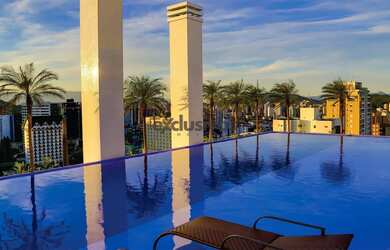 Imagem: O apartamento possui 1 Dormitório, 1 Banheiro, 1 Vaga na garagem