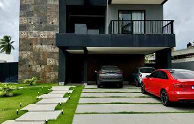 Imagem: A casa em condomínio possui 5 Dormitórios, 5 Banheiros, 4